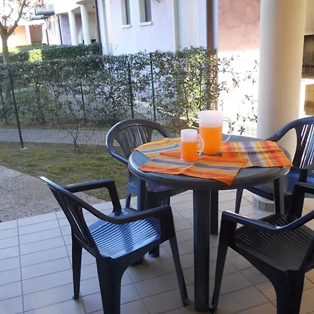 Appartement Garden With Pool In Village *