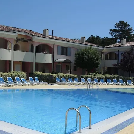 Garden With Pool In Village Appartement