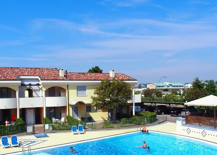 Appartement Garden With Pool In Village *